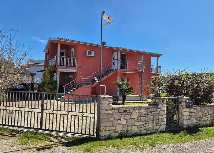 2 Apartment In Vila Marica